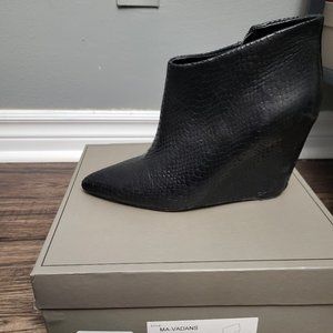 BCBG leather boots